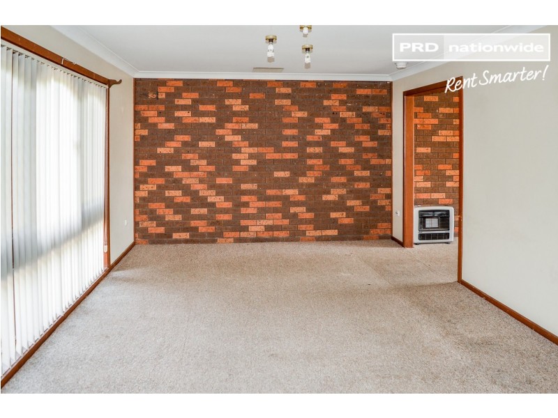 3 Melkin Avenue, Glenfield Park NSW 2650