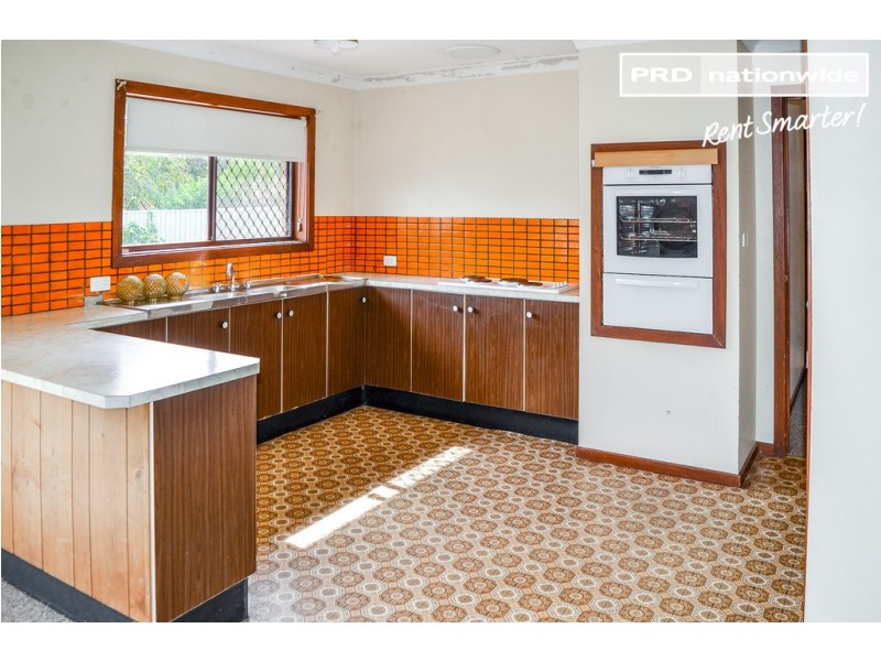 3 Melkin Avenue, Glenfield Park NSW 2650