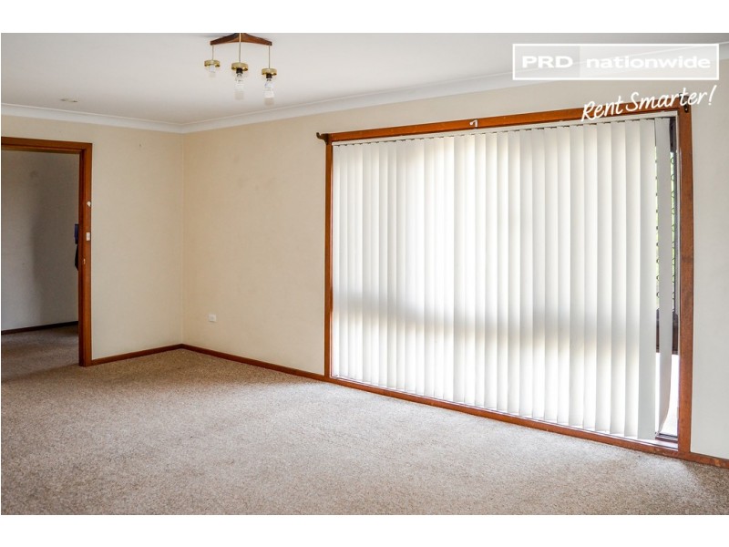3 Melkin Avenue, Glenfield Park NSW 2650