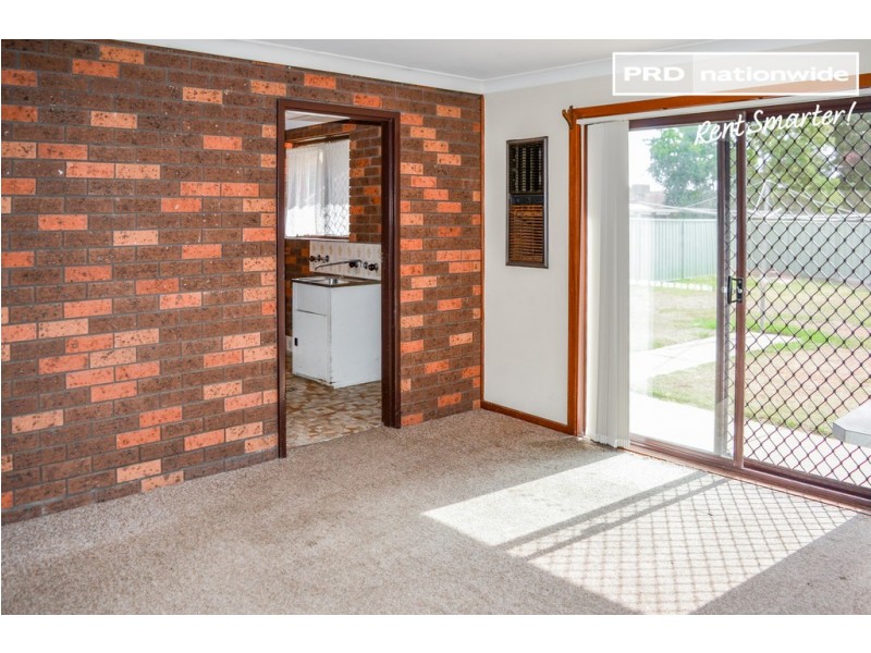3 Melkin Avenue, Glenfield Park NSW 2650