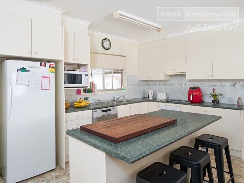 10 Ferrier Street, Lockhart NSW 2656