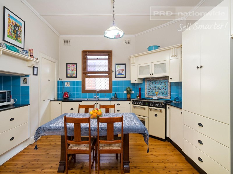 4 Rhoda Avenue, Wagga Wagga NSW 2650