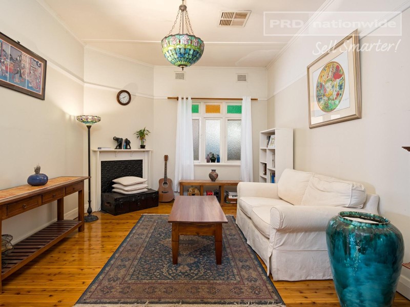 4 Rhoda Avenue, Wagga Wagga NSW 2650