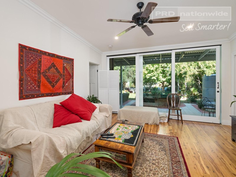 4 Rhoda Avenue, Wagga Wagga NSW 2650