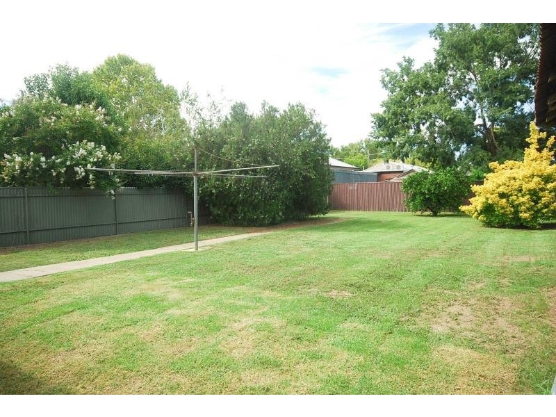 6 Rhoda Ave, Wagga Wagga NSW 2650