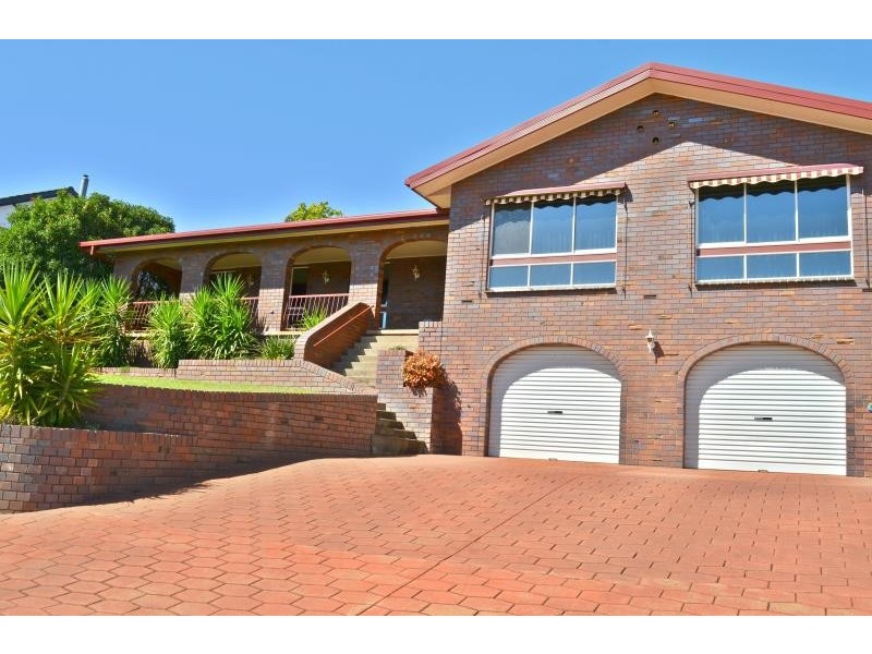 9 Amsterdam Crescent, Tolland NSW 2650