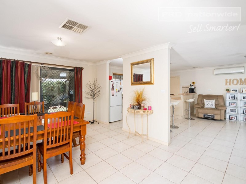 19 Yanko Crescent, Bourkelands NSW 2650