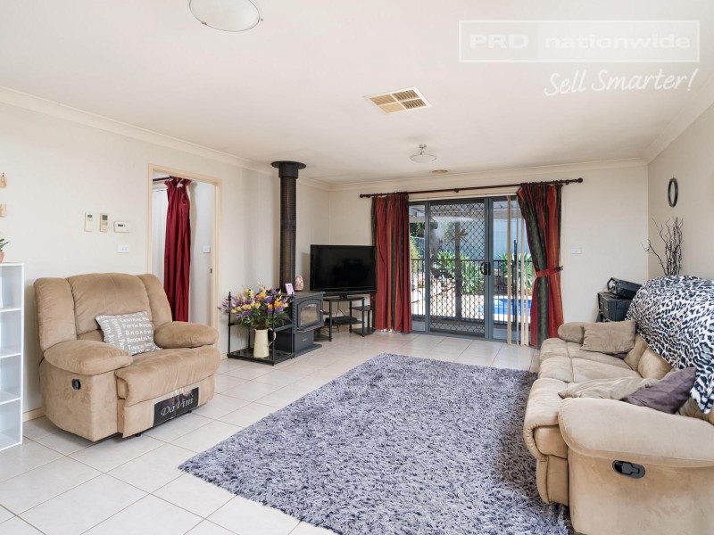 19 Yanko Crescent, Bourkelands NSW 2650