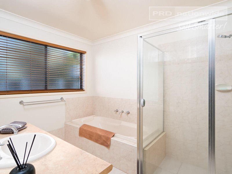 19 Yanko Crescent, Bourkelands NSW 2650