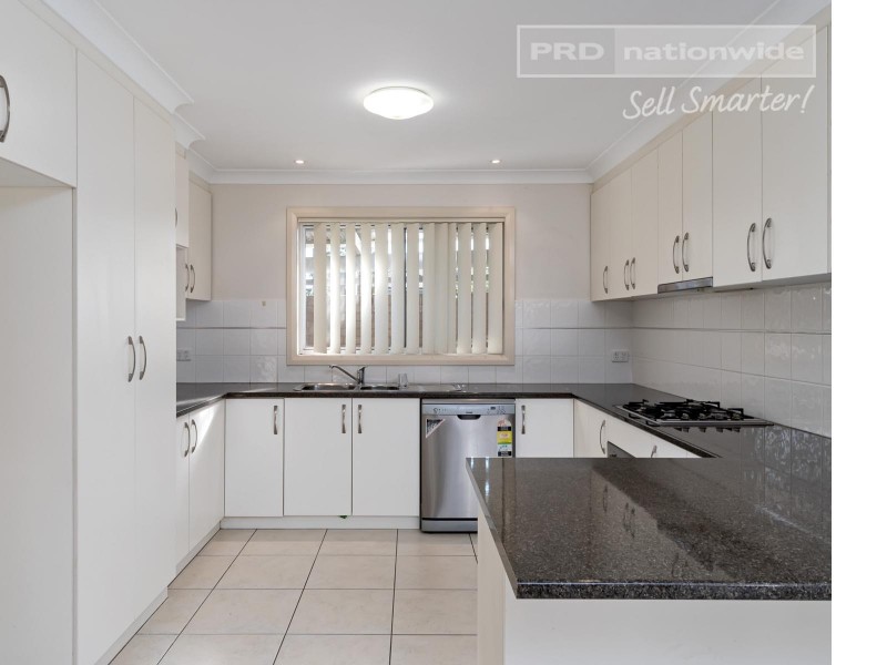 1/7 Tikki Place, Glenfield Park NSW 2650