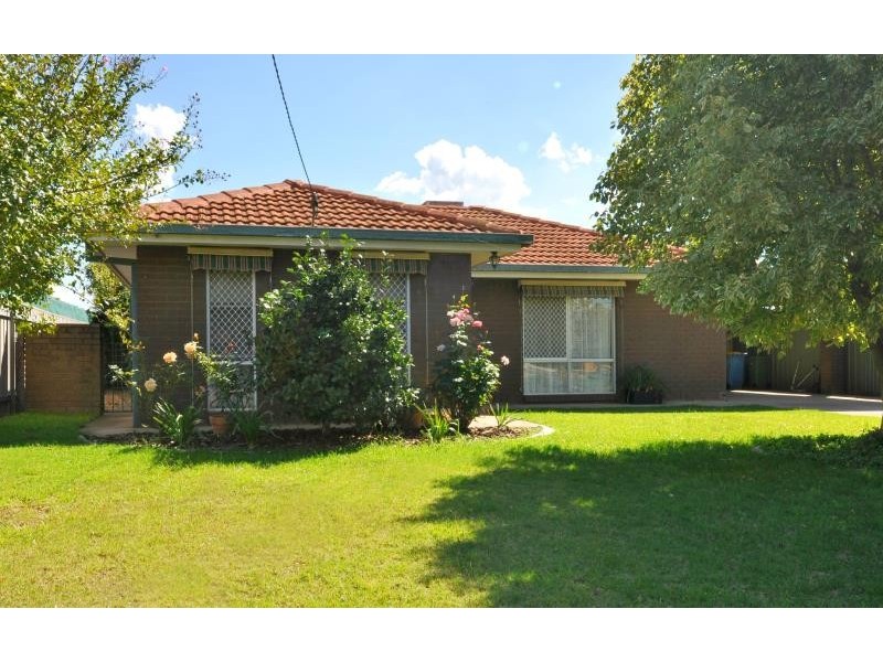 6 Forrest Street, Lake Albert NSW 2650