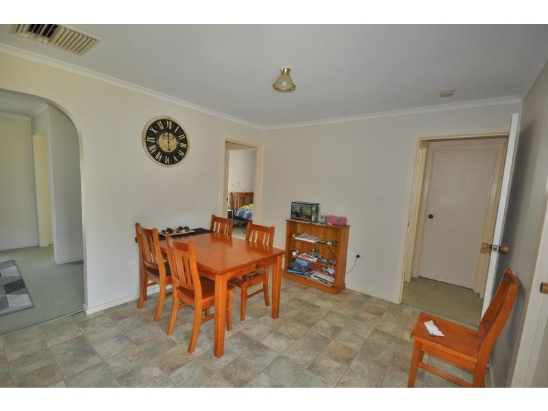 6 Forrest Street, Lake Albert NSW 2650