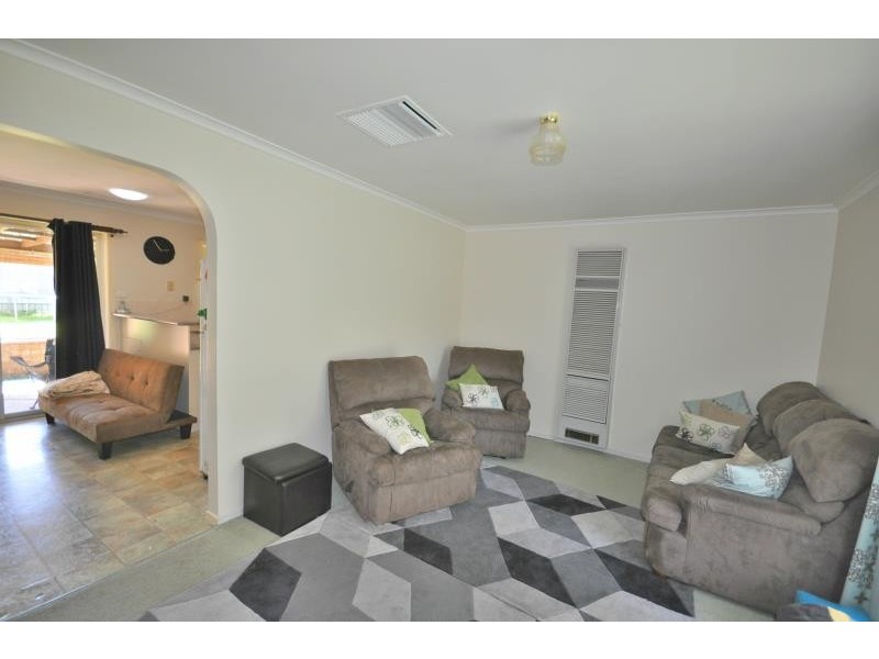 6 Forrest Street, Lake Albert NSW 2650