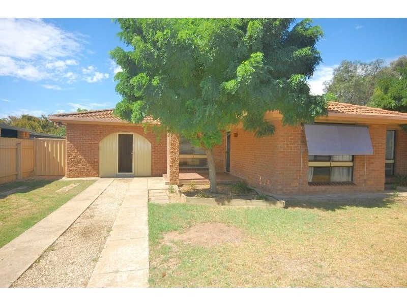 3 Vanda Street, Lake Albert NSW 2650