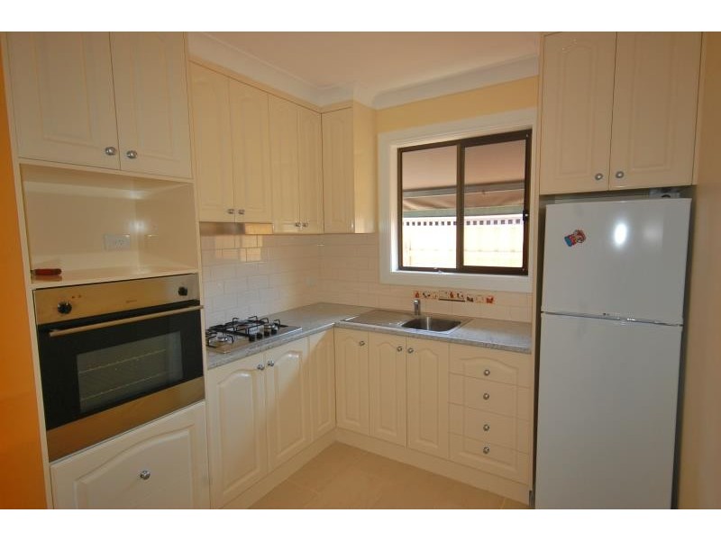 3 Vanda Street, Lake Albert NSW 2650