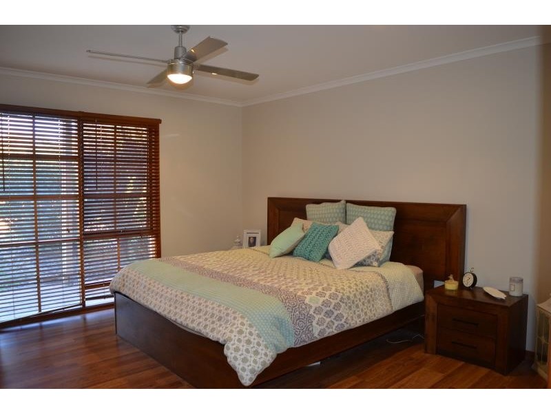 3 Sycamore Road, Lake Albert NSW 2650