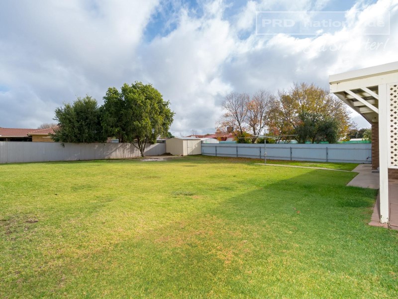 7 Langi Crescent, Glenfield Park NSW 2650