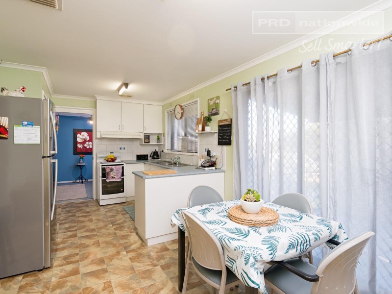 39 Merinda Crescent, Kooringal NSW 2650