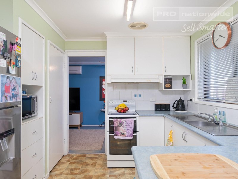 39 Merinda Crescent, Kooringal NSW 2650