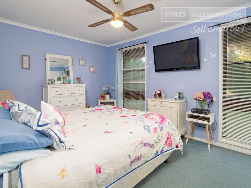 39 Merinda Crescent, Kooringal NSW 2650