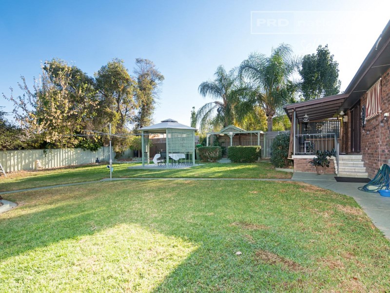 39 Merinda Crescent, Kooringal NSW 2650