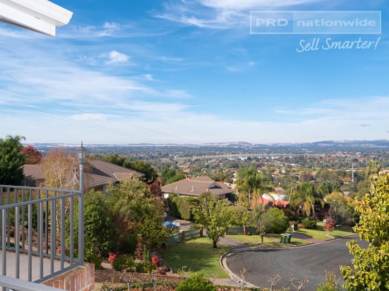 2 Loru Close, Kooringal NSW 2650