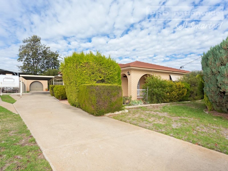 8 Lonergan Place, Wagga Wagga NSW 2650