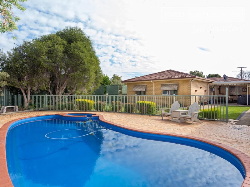 8 Lonergan Place, Wagga Wagga NSW 2650