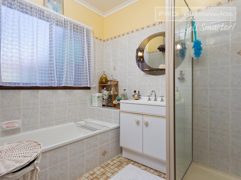 8 Lonergan Place, Wagga Wagga NSW 2650