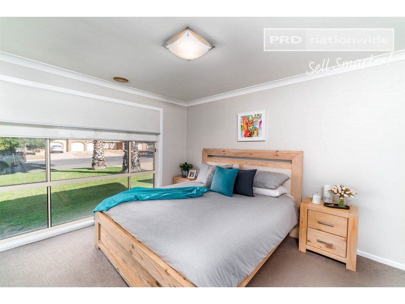 79 Dalman Parkway, Glenfield Park NSW 2650