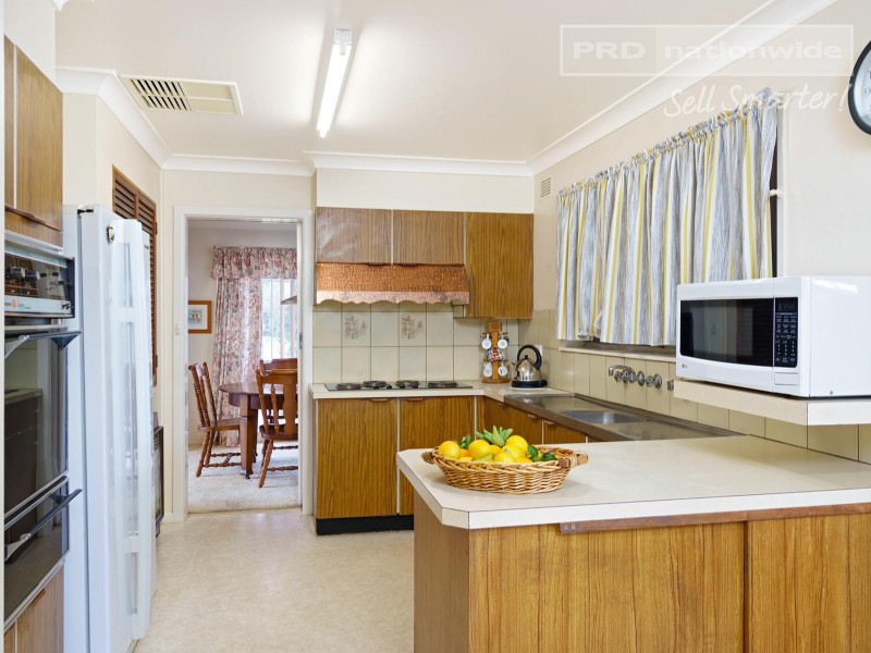 16 Davidson Street, The Rock NSW 2655