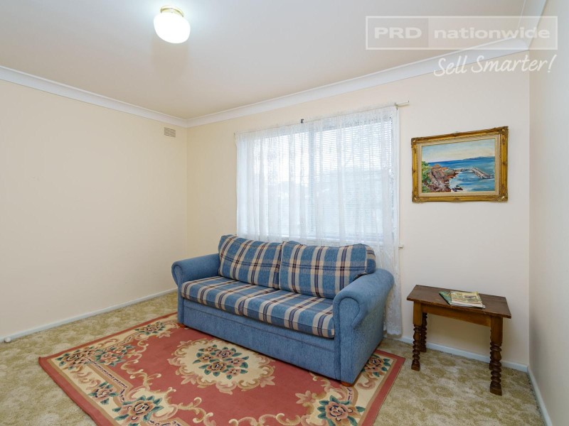 16 Davidson Street, The Rock NSW 2655