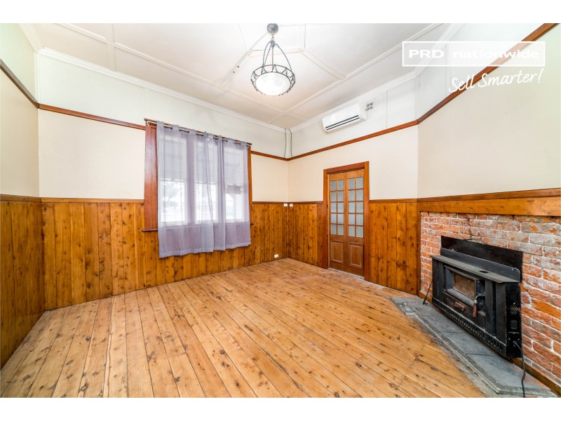 19 Ferrier Street, Lockhart NSW 2656