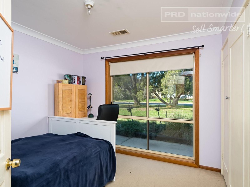 7 Norfolk Avenue, Lake Albert NSW 2650