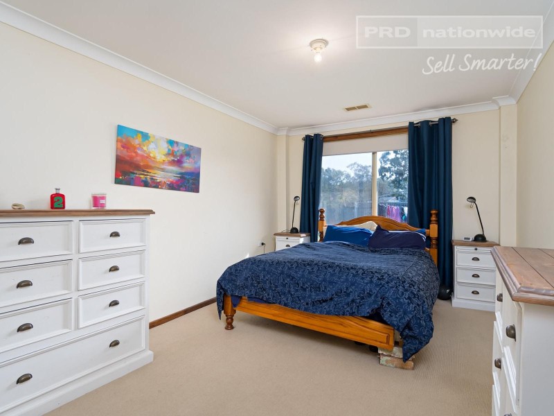 7 Norfolk Avenue, Lake Albert NSW 2650