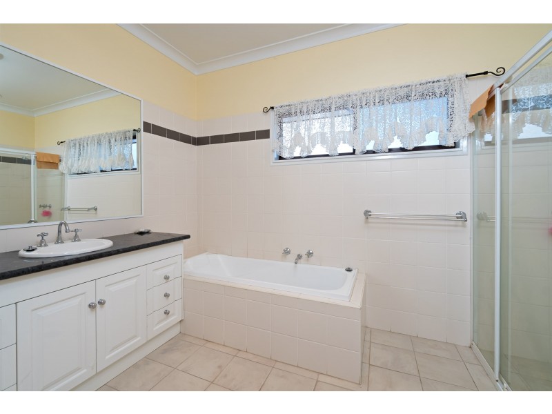 11 Missouri Avenue, Tolland NSW 2650