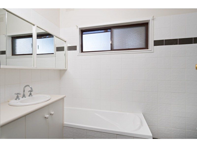 11 Missouri Avenue, Tolland NSW 2650