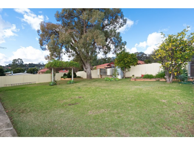 11 Missouri Avenue, Tolland NSW 2650
