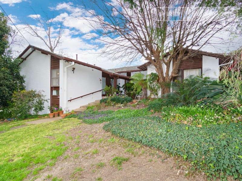 2 Fairview Street, Kooringal NSW 2650