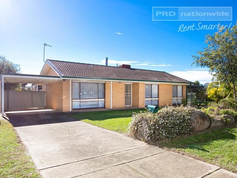 23 Undurra Drive, Glenfield Park NSW 2650