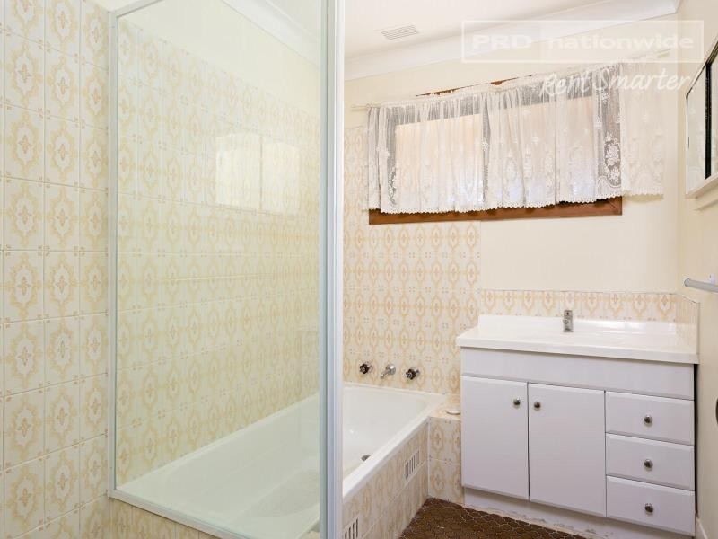 23 Undurra Drive, Glenfield Park NSW 2650