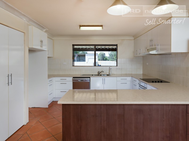 67 Alder Road, Lake Albert NSW 2650