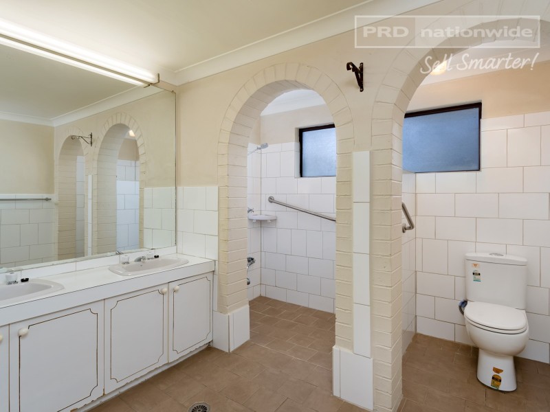 67 Alder Road, Lake Albert NSW 2650