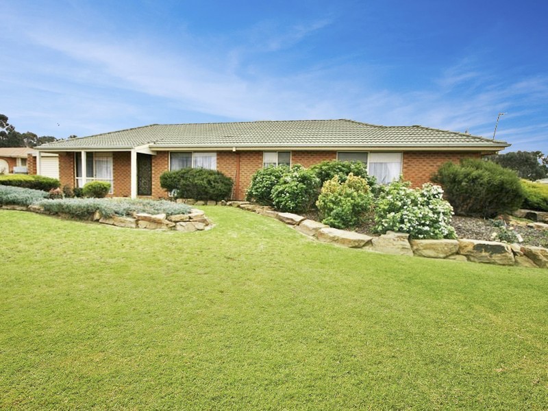 12 Cooba Place, Estella NSW 2650