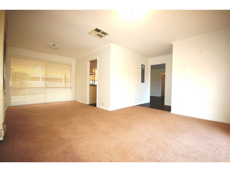 12 Cooba Place, Estella NSW 2650