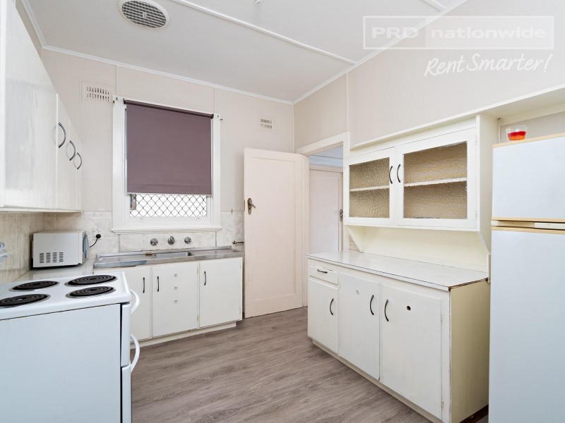 56 Heath Street, Turvey Park NSW 2650