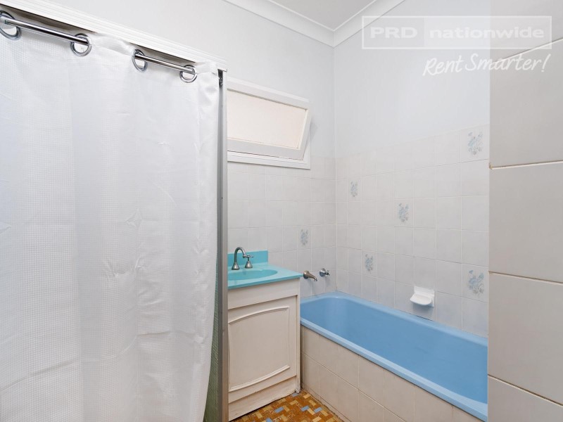 56 Heath Street, Turvey Park NSW 2650