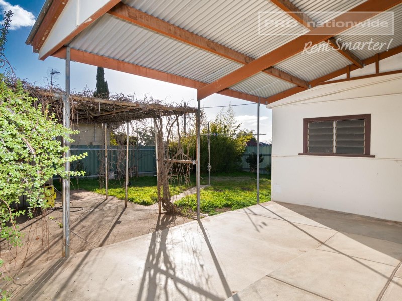 56 Heath Street, Turvey Park NSW 2650