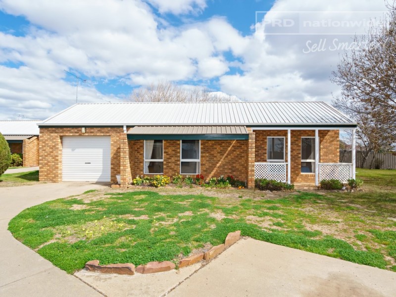 1/47 Karoom Drive, Glenfield Park NSW 2650