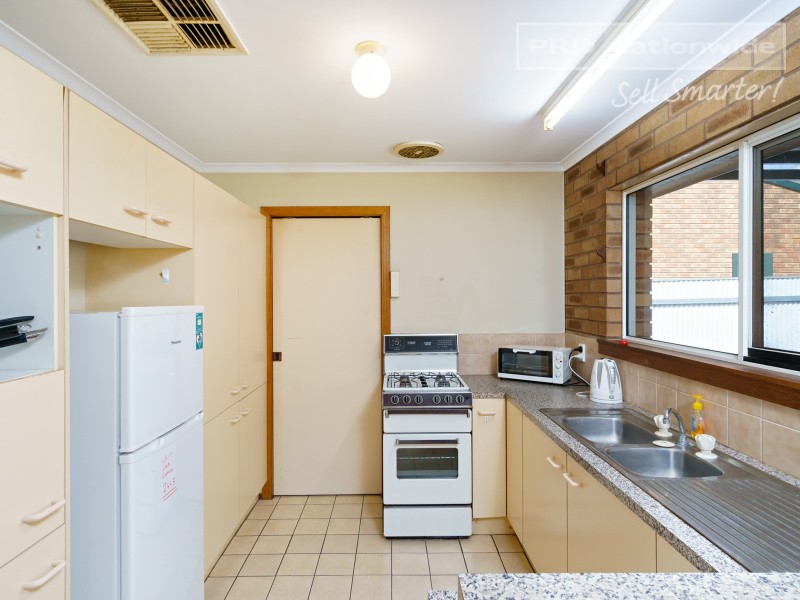 1/47 Karoom Drive, Glenfield Park NSW 2650